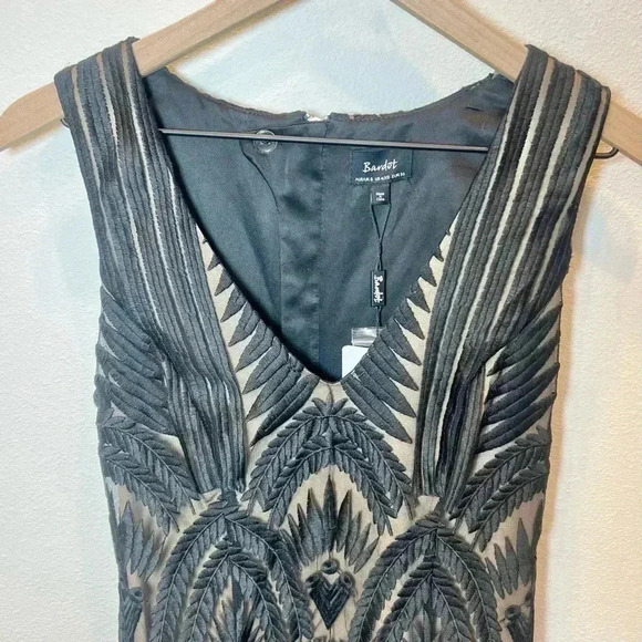NWT Bardot Women’s Black Embroidered Lace Dress Size US 4 / X-Small - Picture 3 of 11